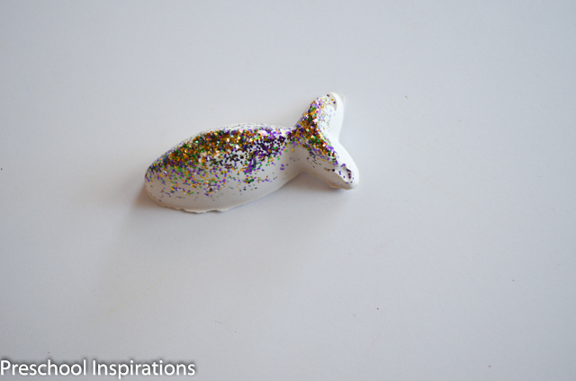 DIY Rainbow Fish by Preschool Inspirations-4