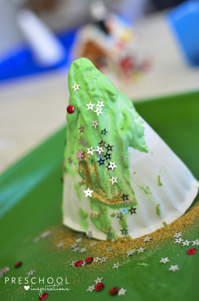 paper plate puffy paint Christmas tree